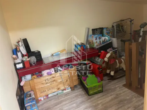 Penthouse cu 4 camere pe 2 nivele In Giroc langa scoala.