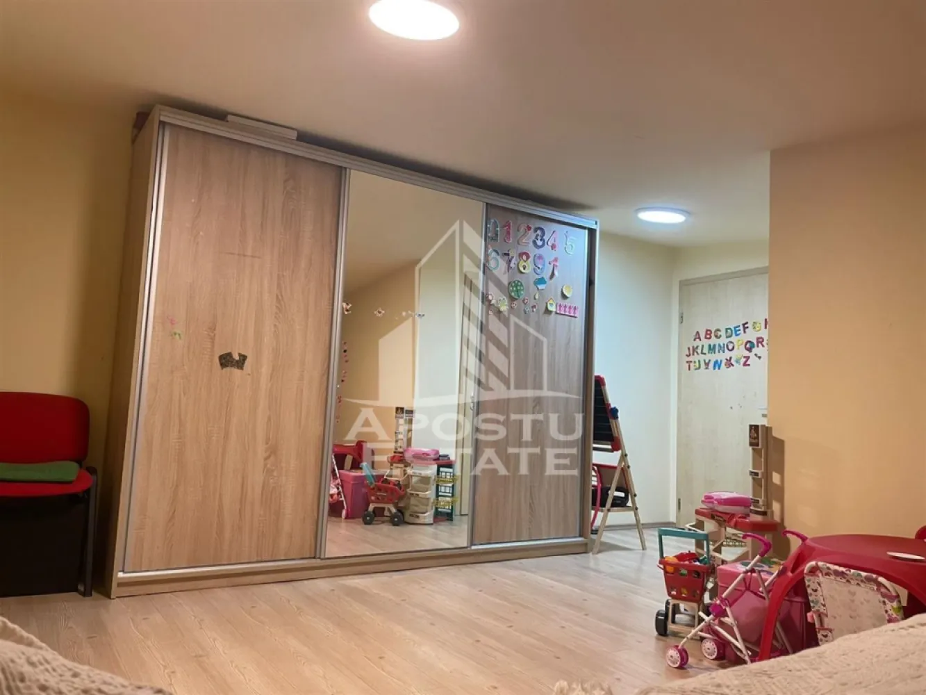 Penthouse cu 4 camere pe 2 nivele In Giroc langa scoala.
