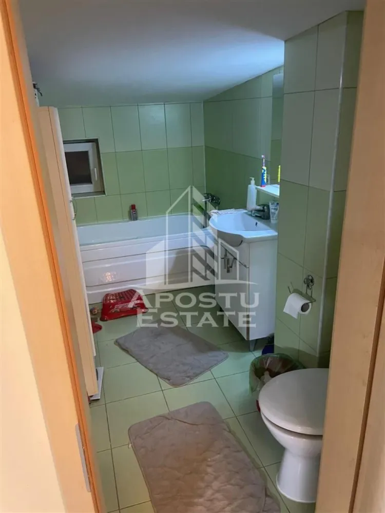Penthouse cu 4 camere pe 2 nivele In Giroc langa scoala.