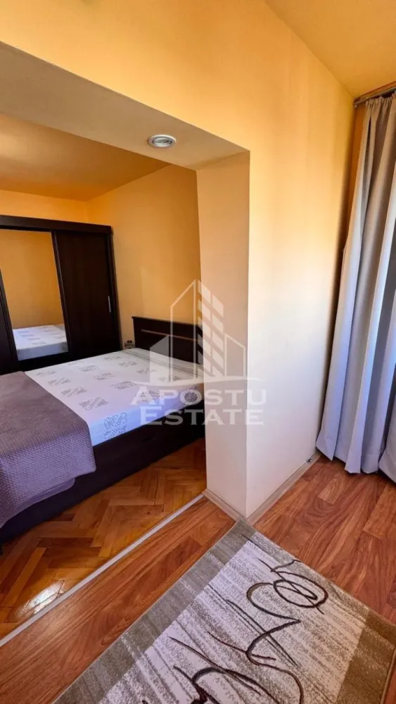 Apartament cu 3 camere , de inchiriat, Zona Bucovina, Timisoara - Agentia imobiliara APOSTU ESTATE va propune spre inchiriere un apartament cu 3 camere, spatios si luminos, situat in zona Bucovina , o zona linistita si bine pozitionata din Timisoara, potrivit pentru cupluri,familii, sau studenti care isi doresc o locuinta unde sa se simta confortabil si cu acces facil catre scoli, statii de autobuz, supermarketuri , magazine de zona, parcuri.

Suprafata utila: 75mp
Compartimentare eficienta:
-Hol de acces generos
-Bucatarie complet mobilata si utilata, cu loc de luat masa
-Living luminos si spatios
-Dormitor mobilat si utilat
-Dormitor secundar mobilat 
-Baie prevazuta cu cada
-Baie secundara de serviciu 
Confort si facilitati:
-Incalzirea apartamentului: centrala proprie 
-Apartamentul este complet mobilat si utilat de către proprietar 
Localizare:
-Timis,Timisoara, zona Bucovina – acces facil spre magazine, supermarketul Lidl, scoli, parcuri si mijloace de transport in comun.

Ideal pentru:
-Familii
-Cupluri
-Studenti
Pret chirie lunara: 500 euro ușor negociabil 
Programeaza o vizionare pentru a-ti putea imagina viitorul aici!
ID intern: CP3122012