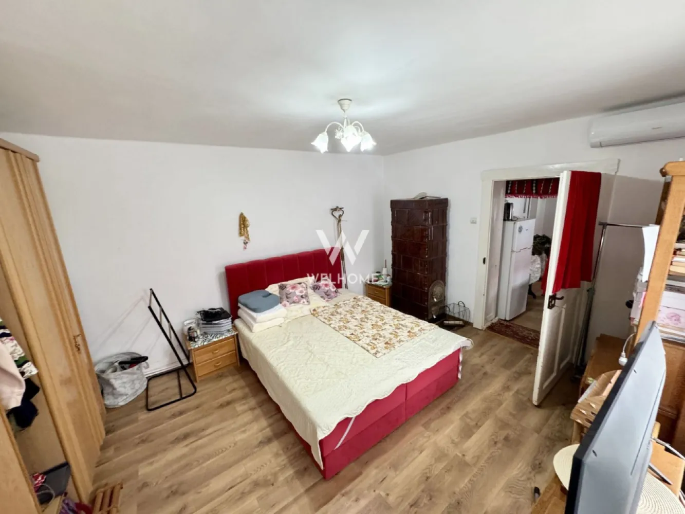 Casa individuala in Arpasu de Sus, teren mare, partial renovata