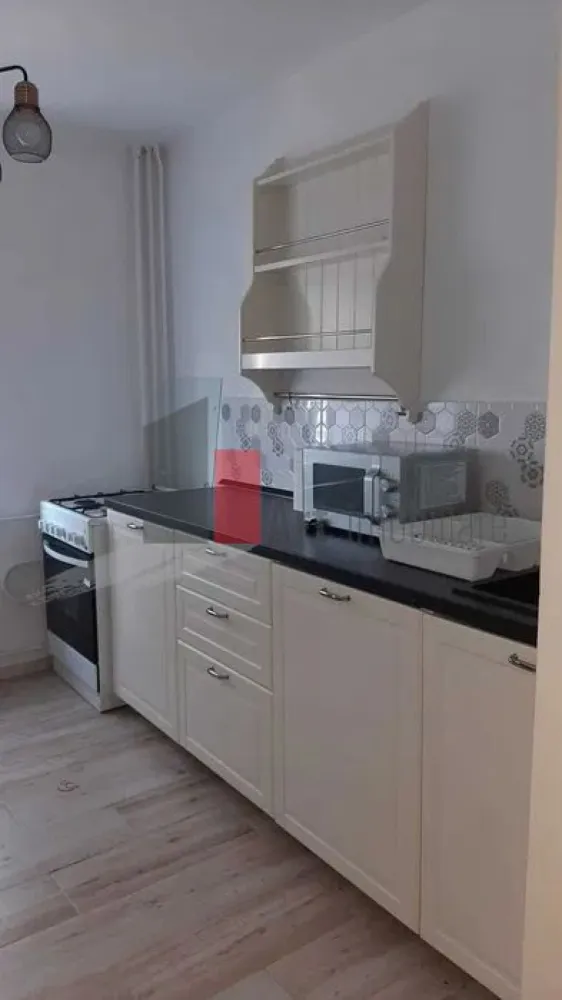APARTAMENT 2 CAMERE SEBASTIAN -PROSPER - Va prezentam spre vanzare un apartament de 2 camere situat in zona Sebastian -Prosper
 intr-un bloc de apartamente, la etajul 5 din 8 in suprafata de 60mp cu balconul.
 Apartamentul se compune din living , dormitor, baie, hol, balcon si este complet renovat
 mobilat si utilat.
 Comfortul termic este asigurat de la sistemul centralizat. 
 Pentru mai multe detalii sau vizionare sunati la 0722 371 033.