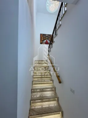 Duplex 5 camere de inchiriat,curte proprie, loc de parcare, Dumbravita