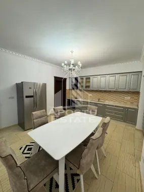Duplex 5 camere de inchiriat,curte proprie, loc de parcare, Dumbravita