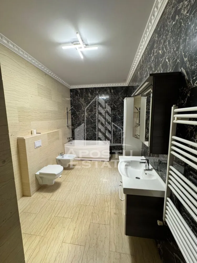 Duplex 5 camere de inchiriat,curte proprie, loc de parcare, Dumbravita