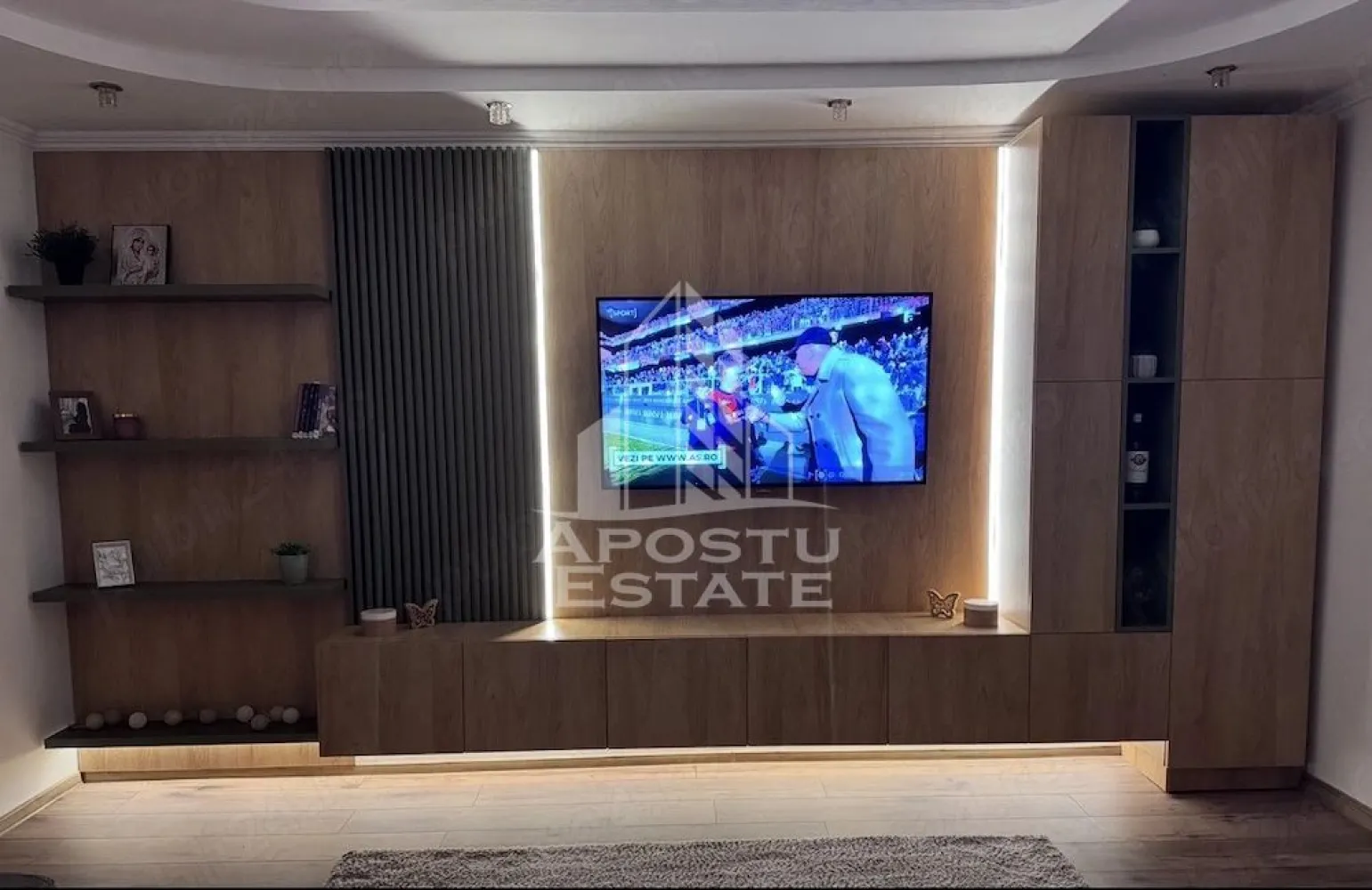 Apartament 2 camere de vanzare, etaj 1, zona Sagului, Timisoara - Agentia imobiliara APOSTU ESTATE va ofera spre vanzare un apartament modern cu 2 camere, complet mobilat si utilat, localizat in judetul Timis, Timisoara, zona Sagului.
Apartamentul are o suprafata de 49 mp utili si este situat la etajul 1 din 5 intr-un bloc cu lift.
- Hol de acces
- Bucatarie
- Debara
- Living
- Dormitor
- Baie
- Balcon
Confortul termic este asigurat prin intermediul centralei proprii pe gaz.
Zona cu numeroase facilitati si puncte de interes precum: acces rapid si usor la mijloacele de transport in comun, mall-ul Shopping City la cateva minute distanta, si alte supermarket-uri in apropiere, farmacii, institutii de invatamant, restaurante, baruri, cafenele si multe altele.
Agentia imobiliara Apostu Estate va ofera consultanta bancara gratuita prin intermediul colaboratorilor nostri pentru alegerea celui mai potrivit tip de credit, astfel incat tu sa devi noul proprietar al acestui apartament.
Va asteptam cu drag la o vizionare!
ID intern: CP3120008.
