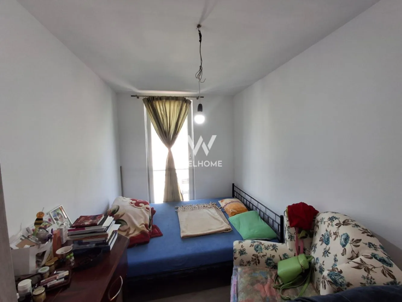 Casa noua la cheie, mobilata si utilata, Cristian - Vă prezentăm spre vânzare o casă ideală pentru o familie, situată într-o zonă liniștită, la doar 4 km de Sibiu, cu acces facil la transportul în comun și în apropiere de facilitati (magazine, scoli, piata) Caracteristici principale: Suprafață utilă: 88 mp Compartimentare inteligentă: 4 camere – 3 dormitoare, 2 băi, 1 bucătărie Curte proprie de 80 mp, perfectă pentru relaxare sau activități în aer liber Scară interioară și etaj, oferind intimitate și spațiu bine organizat 2 locuri de parcare incluse Confort și eficiență energetică: Încălzire în pardoseală pentru un confort termic deosebit Pompă de căldură – soluție modernă, economică și ecologică de încălzire Izolație exterioară completă, pentru costuri reduse la utilități Se vinde mobilată, gata de mutat! Locație excelentă: Acces rapid către Sibiu (doar 4 km) Aproape de mijloace de transport în comun Pret 140.000 euro negociabil DEtalii si vizionare 0740066818 Cristina }}