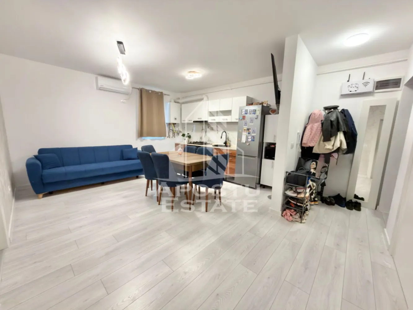 Apartament cu 3 camere dressing si debara in Giroc.