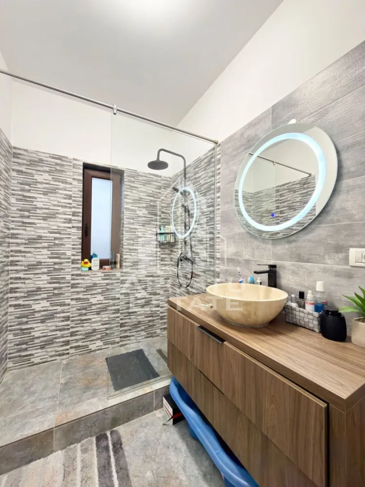 Apartament cu 3 camere mobilat, 70 mp utili, in Giroc la etajul 2.