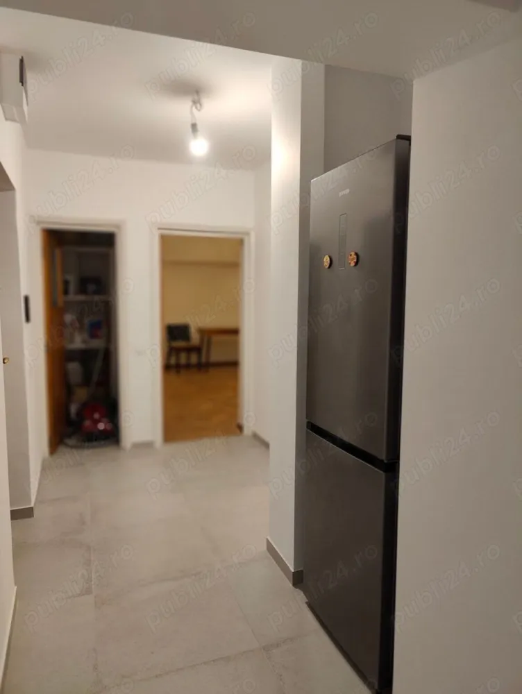 Ag BRASADAS închiriază ap 2 cam. PARTER Unirii sup 57 mp. - Agenția BRASADAS închiriază apartament cu două camere, zona Piața Unirii fântâni, suprafață utilă 57,70 mp. 
Proaspăt renovat, cu următoarele utilități noi:
- mașină de spălat și uscător
- aragaz + cuptor
- mașină de spălat vase
- aer condiționat.
Foarte spațios, dispune de un balcon principal mare, două secundare mici și o debara.
Metrou Piața Unirii la parter, Carrefour la 5 min. distanță de mers pe jos.Pentru mai multe oferte accesați www.brasadas.com. Pentru mai multe oferte accesați www.brasadas.com.