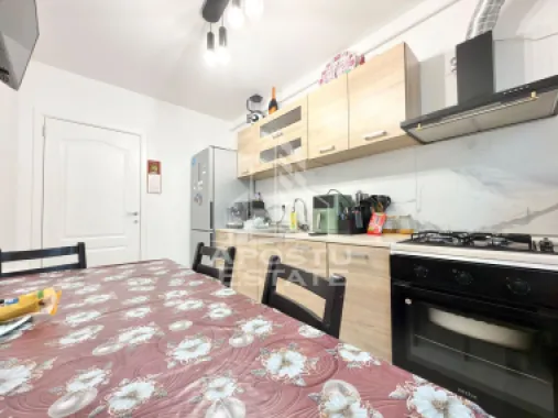 Apartament cu 2 camere mobilat decomandat, dressing si debara in Giroc