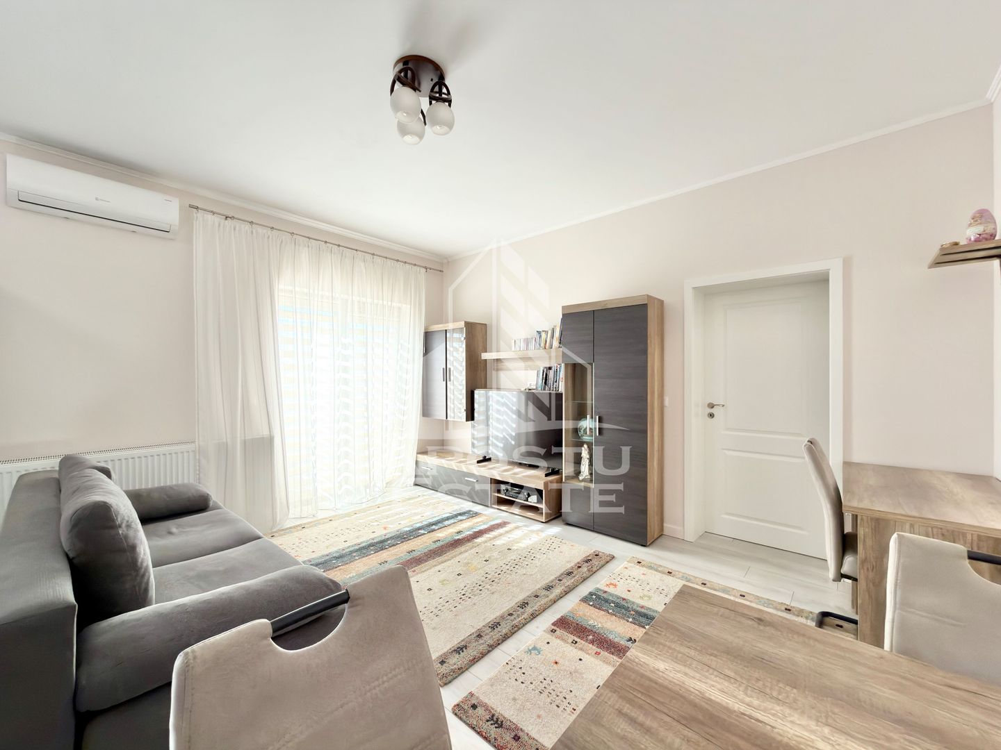 Apartament cu 2 camere complet mobilat si utilat in Giroc - Braytim.