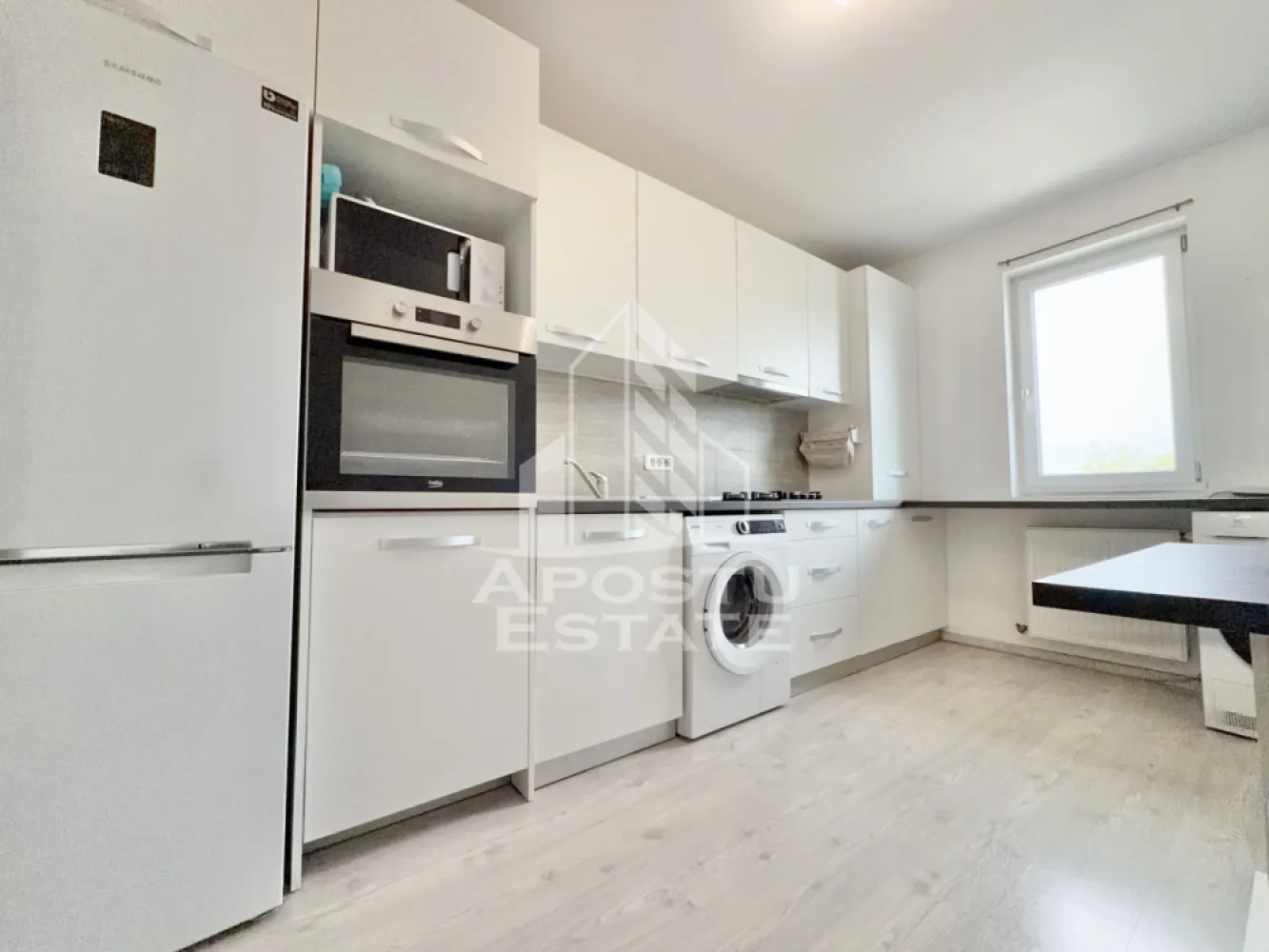 Apartament cu 2 camere mobilat la etajul 2 decomandat in Giroc, asfalt