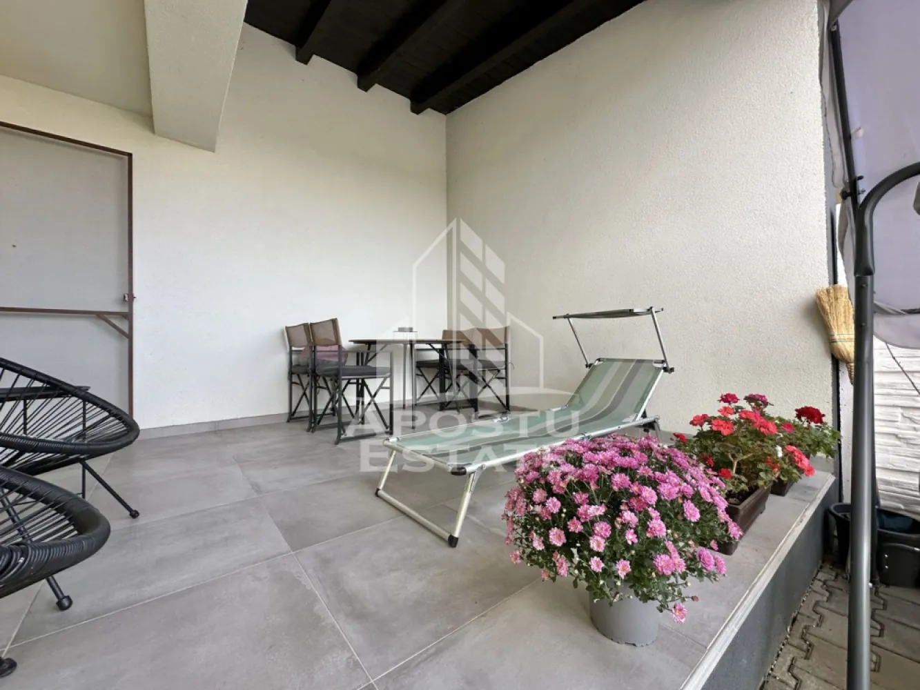 Duplex cu 3 camere si 2 bai complet mobilat si utilat in Giroc.