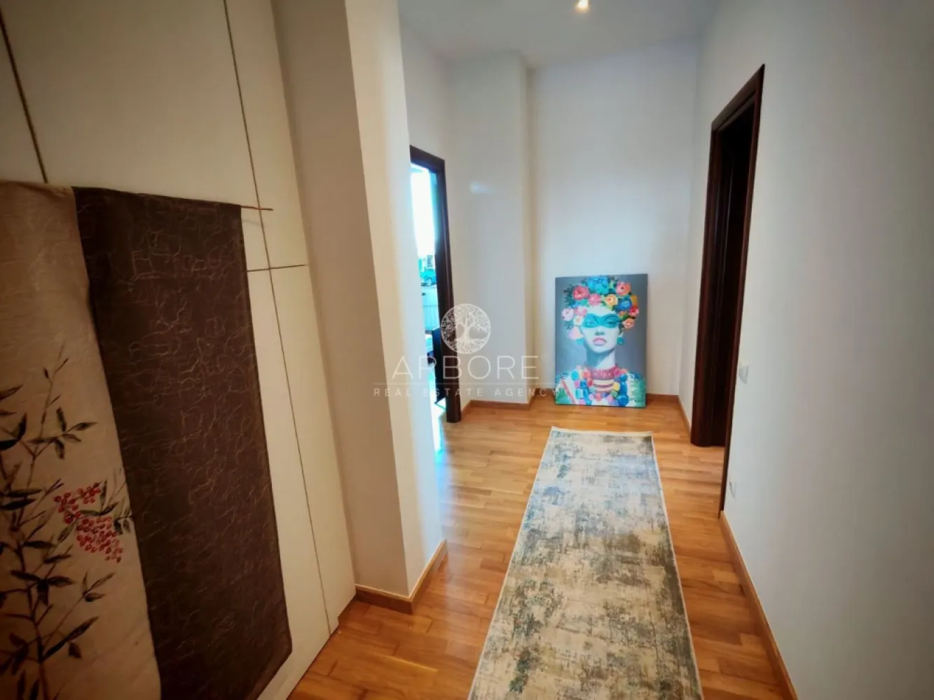 Penthouse 5 camere 250 mp lângă Ambasada SUA , zona Băneasa București