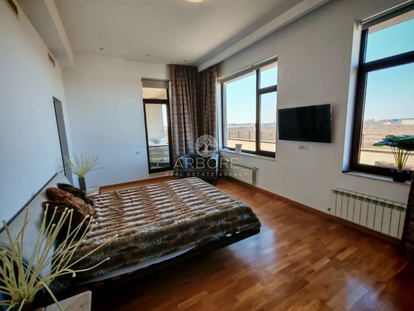 Penthouse 5 camere 250 mp lângă Ambasada SUA , zona Băneasa București