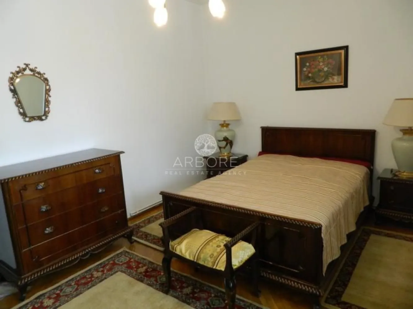 Apartament lux, zona Piata Victoriei, 4 camere , 2 bai, centrala termica terasa - Apartament luxos , 4 camere, 2 bai, terasa spatioasa, bai si bucatarie complet renovate recent.
Zona ultracentrala, metrou statia Piata Victoriei, statie troleibuz la 25 m, numeroase parcari publice in zona
Disponibil imediat . Se inchiriaza complet mobilat si utilat.
Va stam la dispozitie pentru informatii suplimentare sau pentru programarea unei vizionari.
Comisionul agentiei este de 50% din prima prima luna, iar perioada minima a inchirierii este de 12 luni.

Cu deosebita consideratie, 
Arbore Real Estate