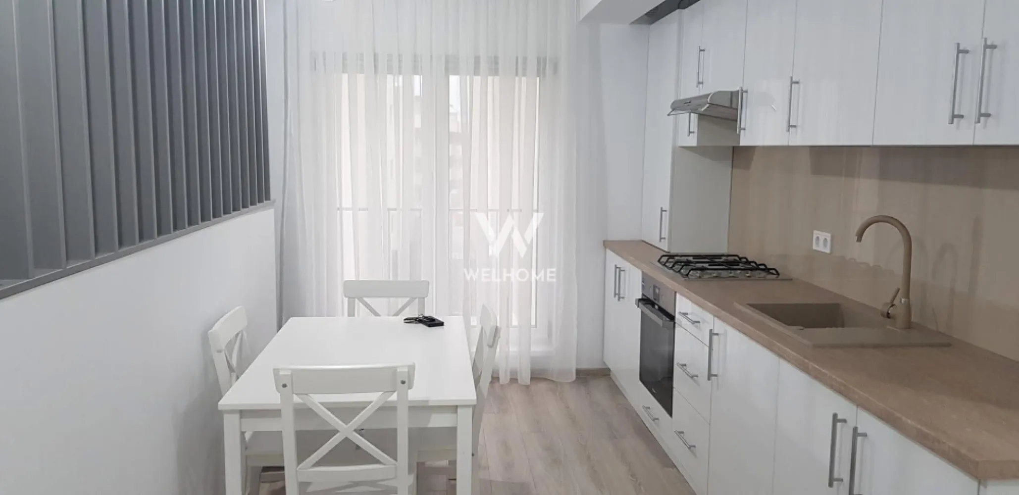 Apartament 3 camere de inchiriat - Marcel Iancu Arhitectilor - Apartament cu 3 camere modern - str. Marcel Iancu - Suprafata utila: 70 mp - Situat la 3 km de centrul orasului. - Apartamentul se afla la etajul 2. - Locuinta este mobilata si utilata, fiind alcatuita din living cu bucatarie , 2 dormitoare, baie si balcon. - Localizat intr-o zona buna cu acces la magazine, gradinite, farmacii etc. - Nu se accepta animale de companie. Disponibil IMEDIAT. (1 Februarie) Chirie lunara: 500 Euro + se percepe garantie Comision client: 50% din prima chirie }}