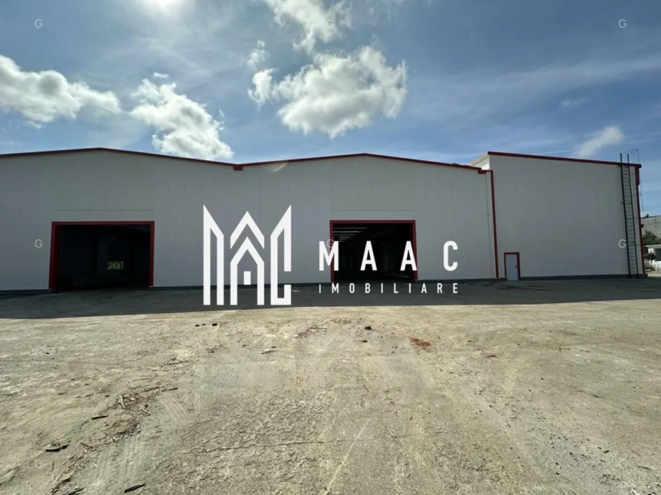 Hala producție I 6857 mp I Acces TIR I Pod Rulant I Mârșa - MAAC Imobiliare prezintă spre închiriere o hală industrială modernizată în 2024, situată în Parcul Industrial din satul Marșa, orașul Avrig, jud. Sibiu, cu acces facil direct din DJ 105G. O proprietate de clasă industrială B, pregătită pentru operațiuni complexe de producție, logistică, depozitare sau distribuție. Caracteristici generale - Acces pe drum betonat pentru autoturisme, autoutilitare, TIR și pietonal - Potrivită pentru activități industriale, logistice sau comerciale - Infrastructură modernizată, adaptată fluxurilor de lucru intensive Specificatii tehnice – Clădire clasa B - Structură în cadre, îmbrăcate cu panouri sandwich de 10 cm și 8 cm - Suprafață totală: 6.857 mp, incluzând birouri și grupuri sanitare - Stâlpi și grinzi din beton, grid structural 11,4 m x 17,3 m - Pardoseală industrială din beton, capacitate 6 tone/mp - Înălțime utilă hală: 7,7 m Echipamente industriale - 3 poduri rulante: - 2 x 12,5 tone, înălțime până la cârlig: 5,51 m - 1 x 5 tone, înălțime până la cârlig: 4,96 m - 2 macarale la sol, braț rotativ, capacitate 2 tone - Înălțime utilă pod rulant: 5,52 m Acces și infrastructură - Porți industriale: 4,47 m / 5,84 m - Uși industriale automatizate, tip drive‑in - Iluminat industrial LED - Alimentare electrică cu contoare separate - Alimentare cu apă industrială - Posibilitate racordare la gaz, telefonie și internet Informații financiare - Prețul afișat reprezintă o valoare orientativă pentru un spațiu cu dotări standard - Costurile operaționale, impozitul și asigurarea nu sunt incluse - Prețul final se stabilește în funcție de: - cerințele specifice ale chiriașului - investițiile suplimentare necesare - durata contractuală asumată Pentru mai multe detalii și pentru a programa o vizionare, contactați MAAC Imobiliare specificând ID CP2889727. }}