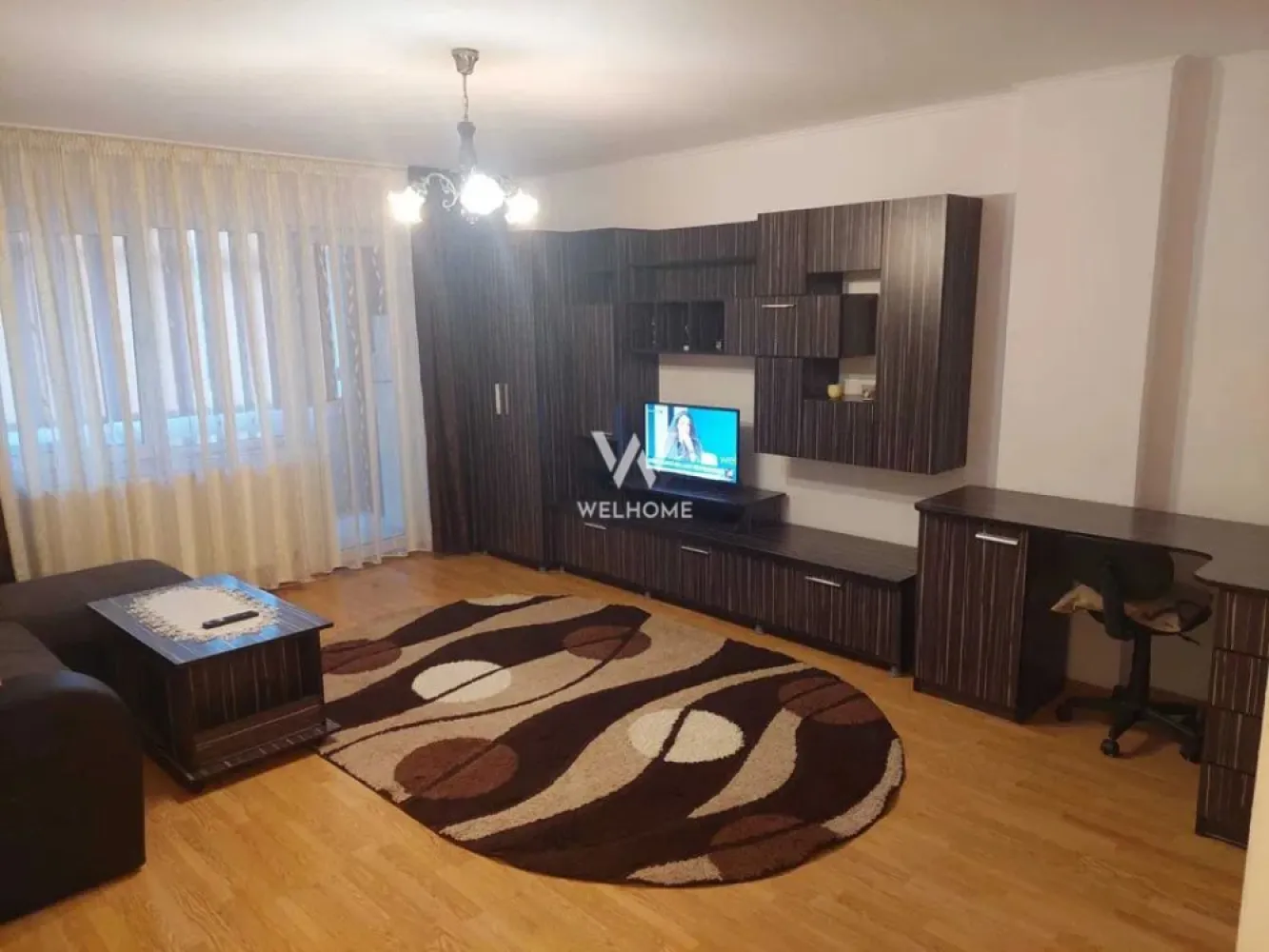 Apartament 2 camere, mobilat - utilat in Strand - Apartament 2 camere cu bucatarie separata - str. Poiana Sibiului - Suprafata utila: 48 mp - Apartamentul se afla la etajul 2. Compartimentat astfel: hol acces, living, bucatarie, dormitor, baie. - Situat intr-o zona linistita, cu acces la mijloace de transport, scoala, magazine etc. - Apartamentul se preda mobilat - utilat exact ca in poza. - Loc de parcare. - Nu se accepta animale de companie. - Se inchireaza pe o perioada de minim un an de zile. - Pret: 370 euro negociabil + se percepe garantie echivalentul unei chirii Comision client 50 % din valoarea primei chirii. Telefon: 0757418285 }}