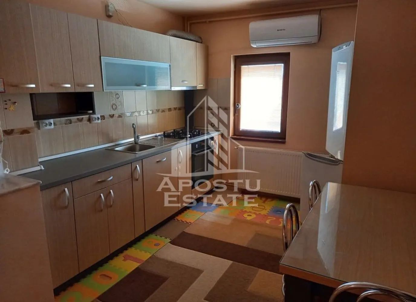 Apartament cu 3 camere, Complex Studentesc, Centrala Proprie, 2 bai