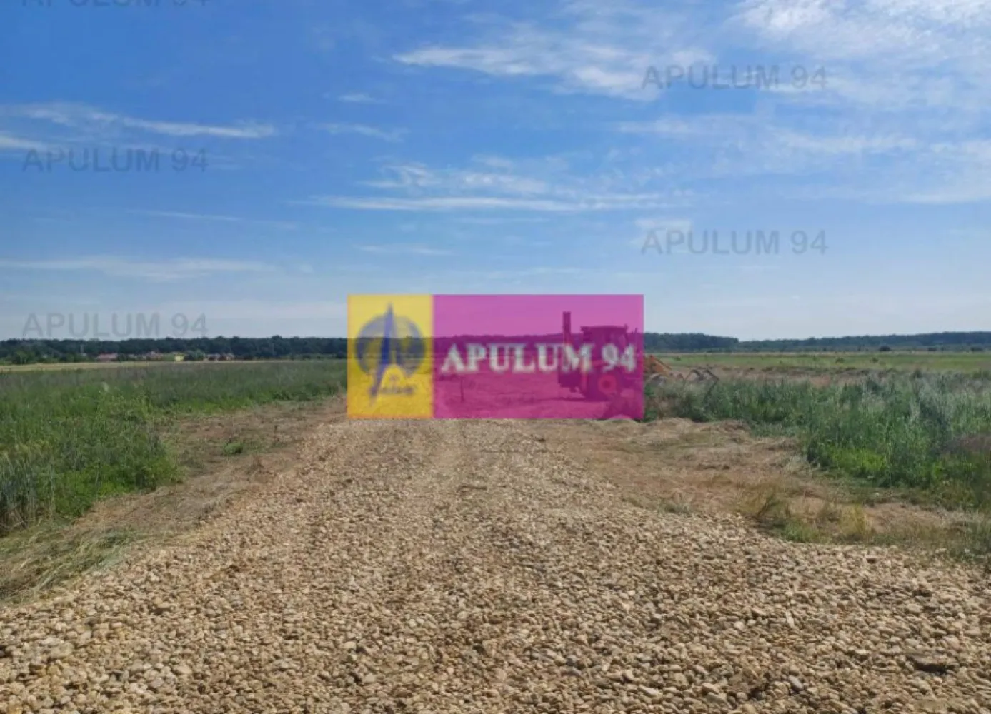 Gulia, lot de casa 528 mp, cu utilități în apropiere - În partea nord-vestică a Bucurestiului, în localitatea Gulia, în apropierea pădurii, intr-o zonă rezidențială nouă. Terenul este intravilan curti-constructii si are 528 mp, cu 22 m front stradal + 80 mp cota indiviză de drum. Curent, gaze, apă si canalizare la 130 m. Pret 16.000 EUR, comision 0