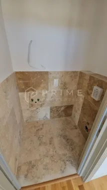 Vilă chalet modern cu perete panoramic de sticlă - Livezeni, Mureș