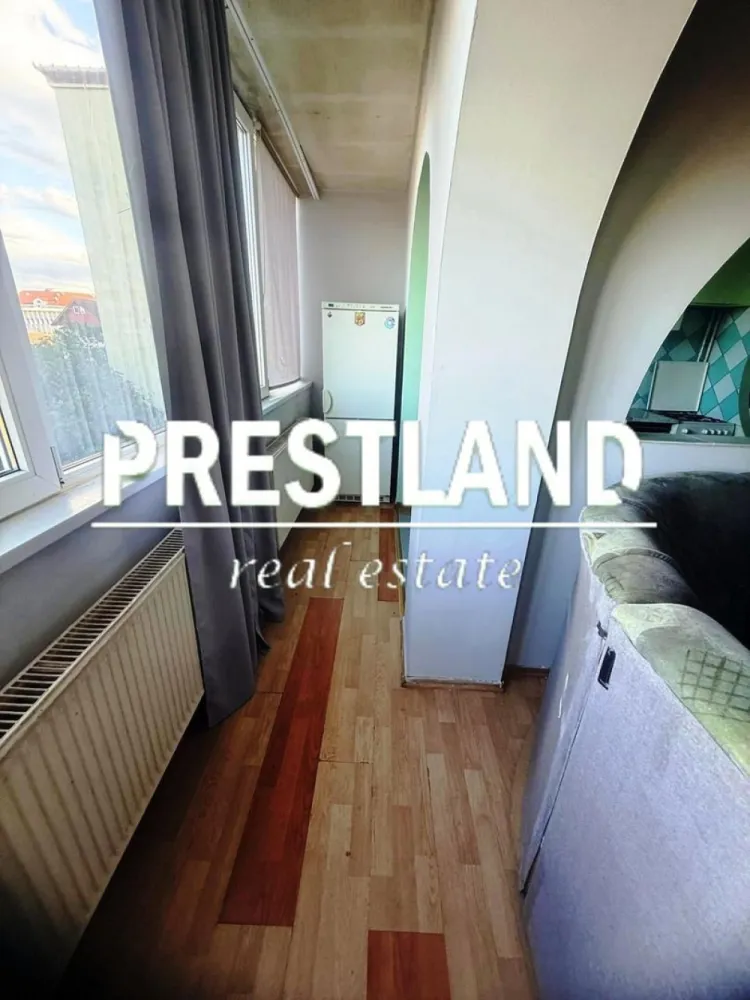 Apartament 3 camere, et.2 zona Terezian !! - Apartament cu 3 camere, zona Terezian compus din 2 dormitoare, bucătarie, baie cu geam și balcon inchis în termpoan.

Acesta se predă la cheie, utilat dotat si dispune de 1 loc de parcare !!

- utilități: curent electric, apa, canalizare, gaz;

- contorizare: apometre, contor gaz, contor curent electric;

- izolații: interior, exterior.

Caracteristicile acestui apartament privind performanta energetica sunt :

- clasa energetica: B.

-consumul total specific de energie primara: 

-indicele de emisii echivalent CO2: 

-consum anual specific de energie din surse regenerabile: 0.

Oferim clienților următoarele servicii:

- consultanta obținere credite bancare;

- servicii notariat;

- servicii de topografie(schiță, releveu);

- certificate energetice imobile;

- asigurări;

- servicii de evaluare;

- consultanta juridica;

Tip apartament
Apartament
