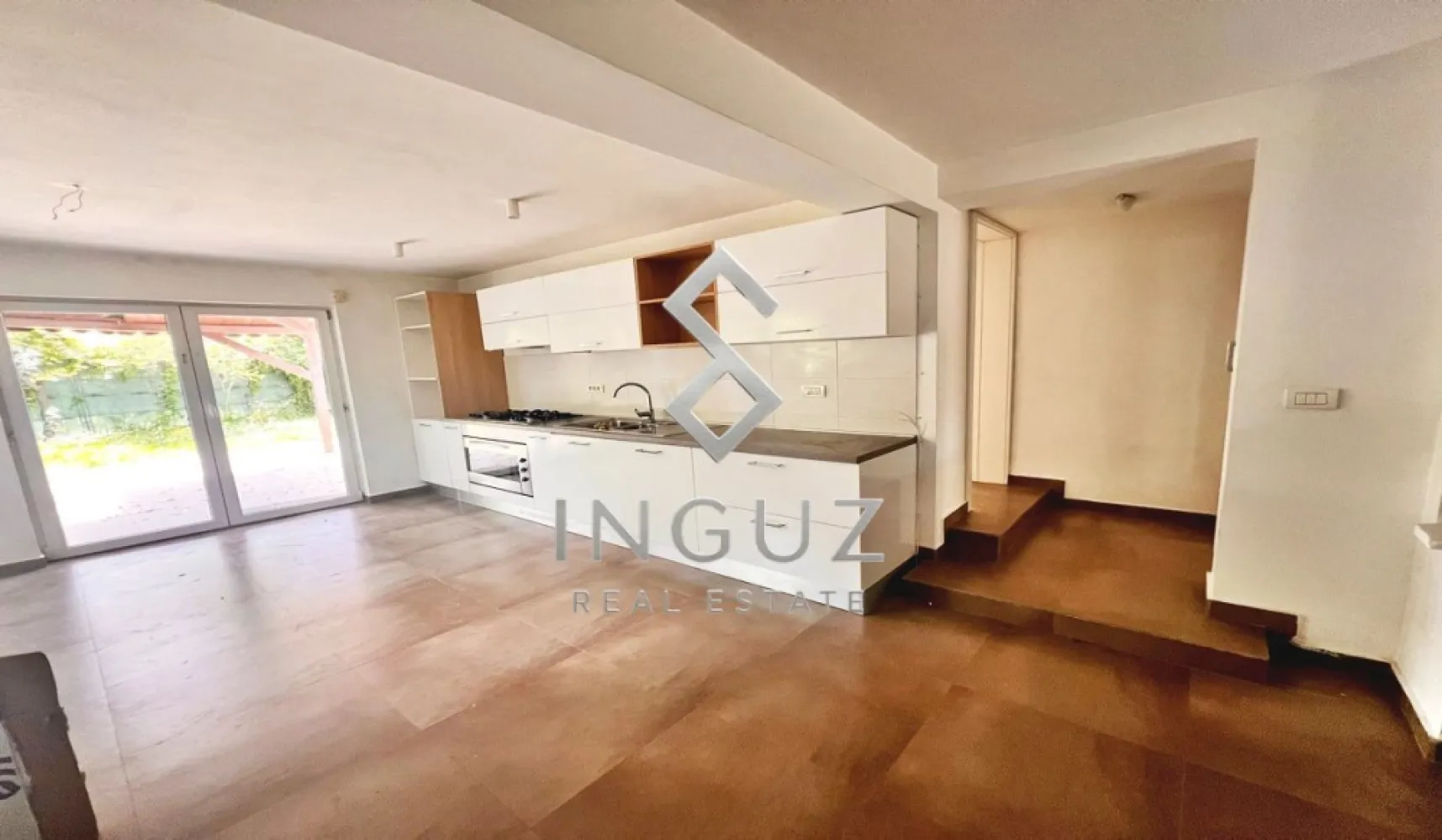 VILĂ DE LUX DE ÎNCHIRIAT | PIPERA – VOLUNTARI | PISCINĂ PRIVATĂ