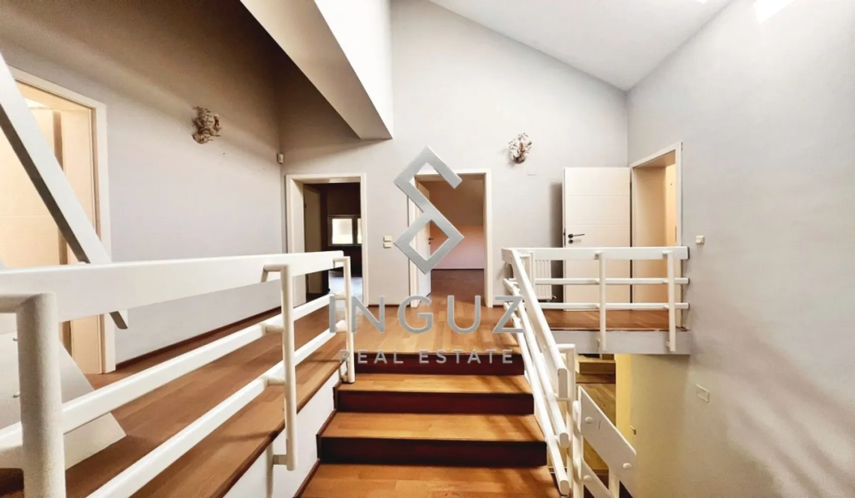 VILĂ DE LUX DE ÎNCHIRIAT | PIPERA – VOLUNTARI | PISCINĂ PRIVATĂ