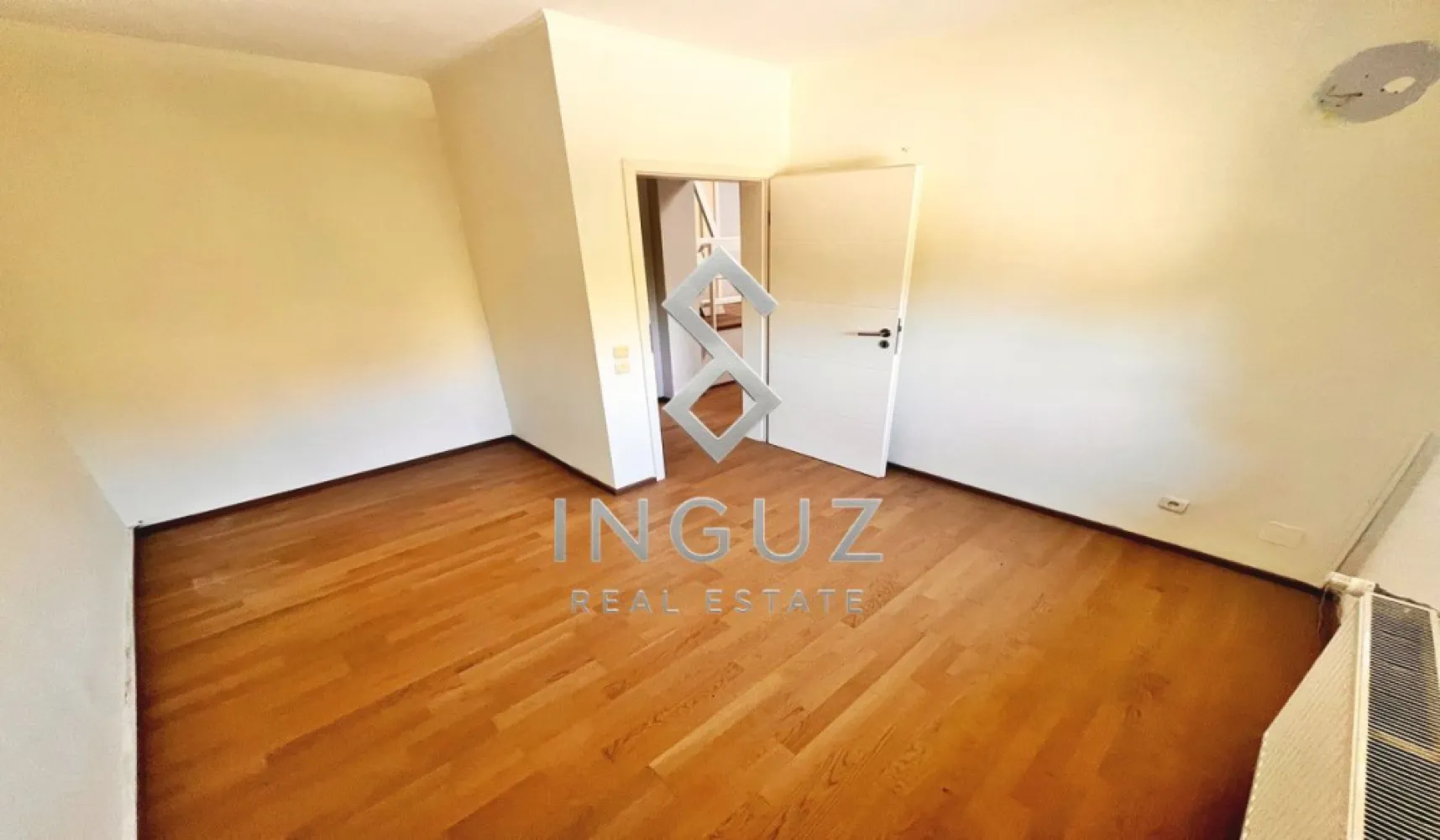 VILĂ DE LUX DE ÎNCHIRIAT | PIPERA – VOLUNTARI | PISCINĂ PRIVATĂ