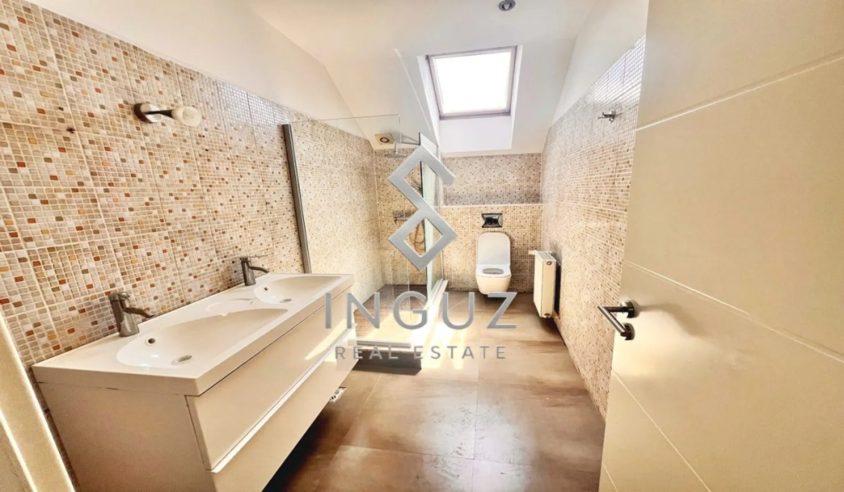 VILĂ DE LUX DE ÎNCHIRIAT | PIPERA – VOLUNTARI | PISCINĂ PRIVATĂ