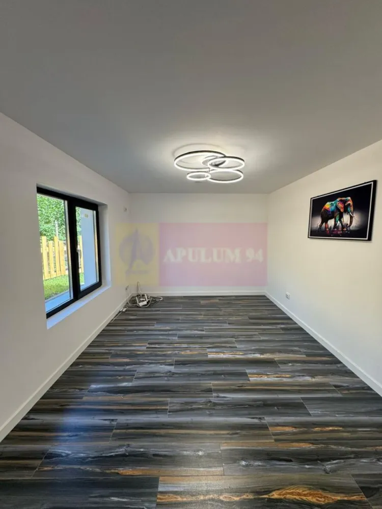Casa de vanzare cu 2 apartamente in Azuga