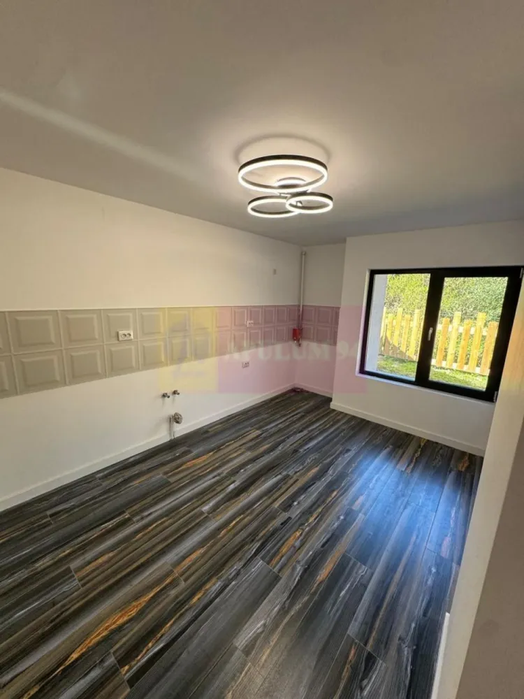 Casa de vanzare cu 2 apartamente in Azuga