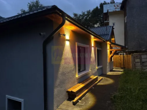Casa de vanzare cu 2 apartamente in Azuga