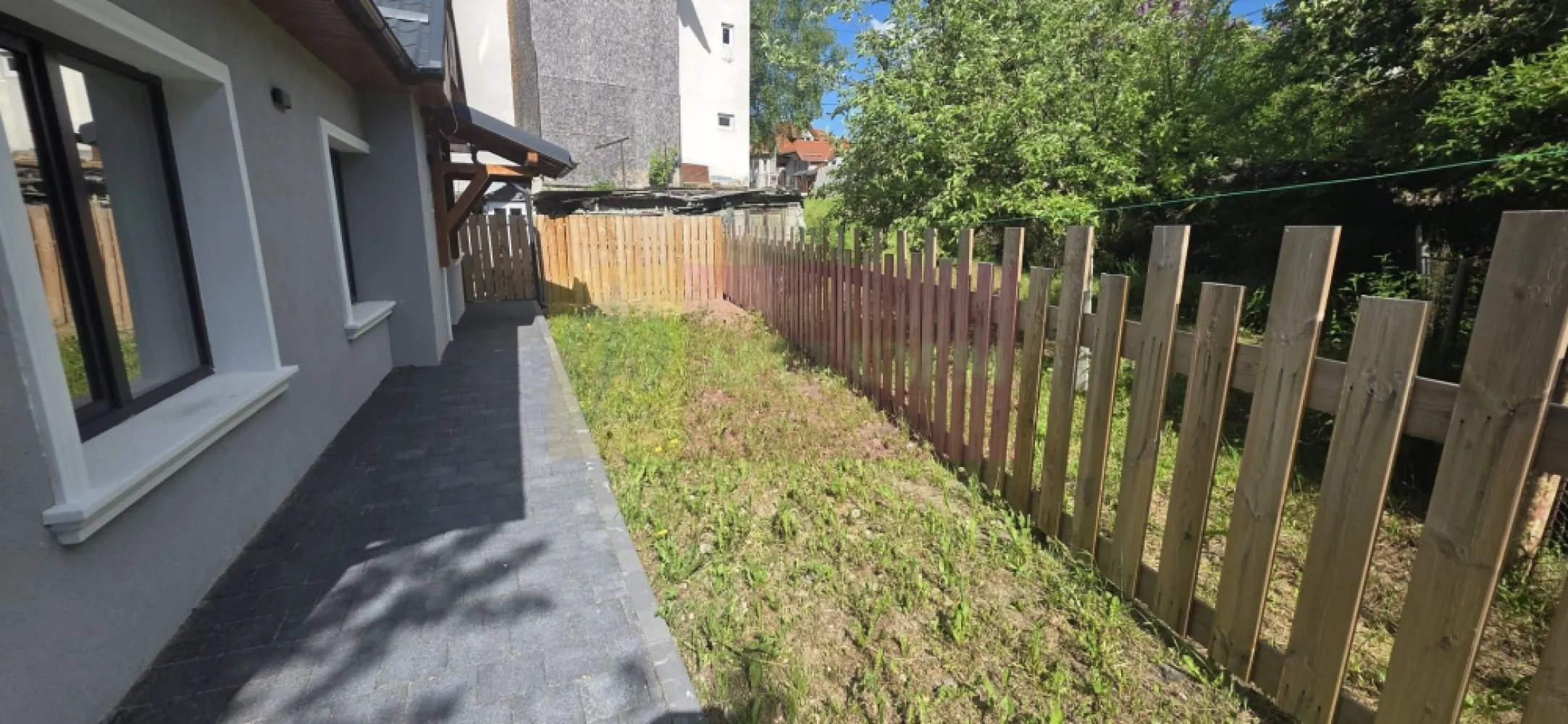 Casa de vanzare cu 2 apartamente in Azuga
