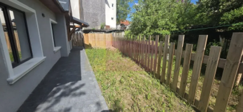 Casa de vanzare cu 2 apartamente in Azuga