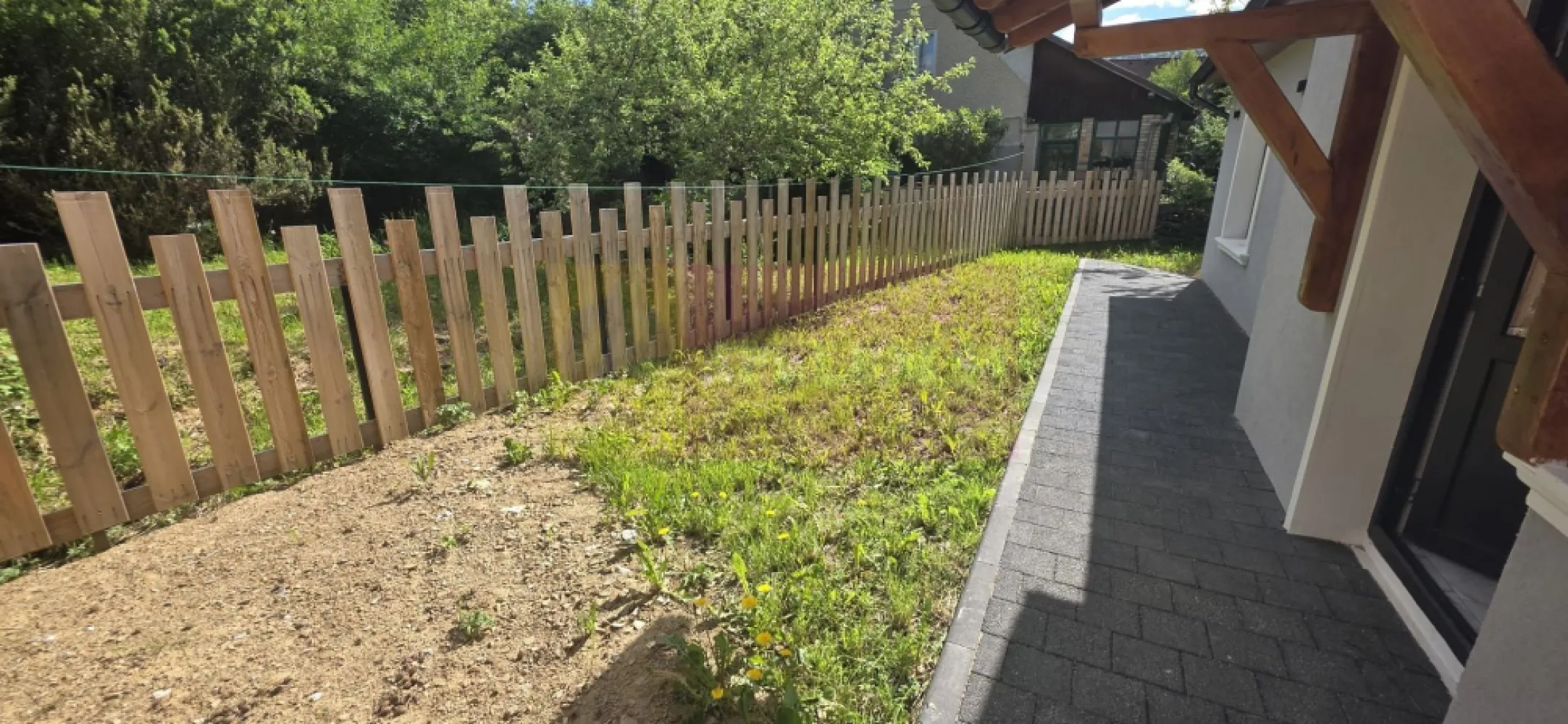 Casa de vanzare cu 2 apartamente in Azuga