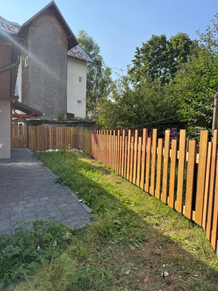 Casa de vanzare cu 2 apartamente in Azuga