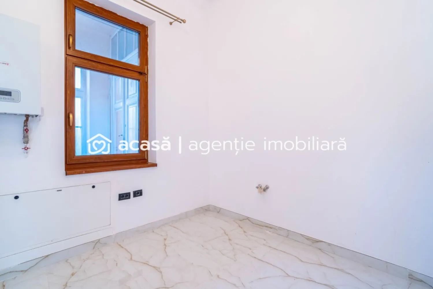Apartament 2 camere parter înalt, amenajat complet.