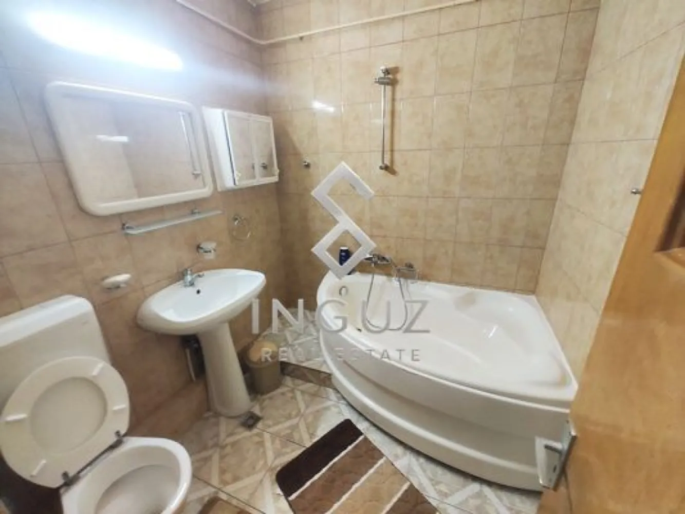 DE ÎNCHIRIAT | APARTAMENT 3 CAMERE | CALEA MOȘILOR – EMINESCU