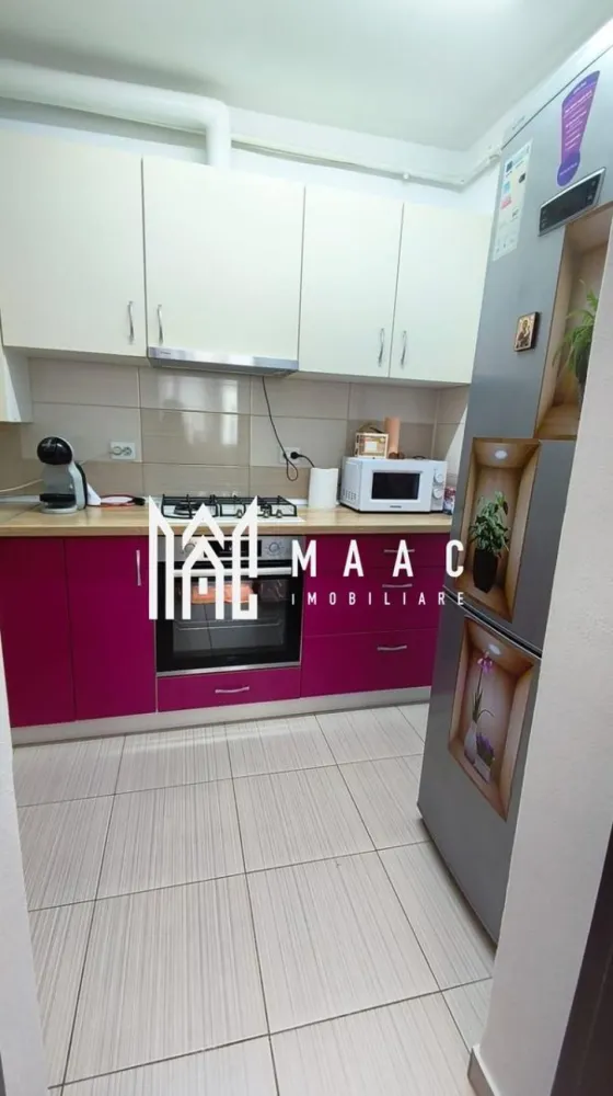 Apartament 2 camere | Cartierul Arhitectilor | Etaj 1 | Zona Mandra - MAAC Imobiliare vă propune spre vânzare un apartament cu 2 camere situat în Sibiu, Cartierul Arhitecților, pe strada Ioan Virgil Ispas. Apartamentul este amplasat la etajul 1 al unui imobil construit în anul 2017 și are o suprafață totală de 50 mp, din care 43 mp utili. Locuința se vinde complet mobilată și utilată, prezentându-se exact ca în pozele de prezentare, fiind ideală pentru mutare imediată. ✔ Compartimentare practică ✔ Loc de parcare inclus ✔ Bloc relativ nou, zonă în continuă dezvoltare ✔ Potrivit atât pentru locuință proprie, cât și pentru investiție Apartamentul oferă confort, funcționalitate și acces facil către punctele de interes din oraș. Pentru mai multe detalii sau pentru programarea unei vizionări, contactați MAAC Imobiliare. id: CP2891376 }}