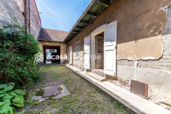 Casă solidă din cărămidă cu potențial EXCEPȚIONAL pe Calea Timișorii
