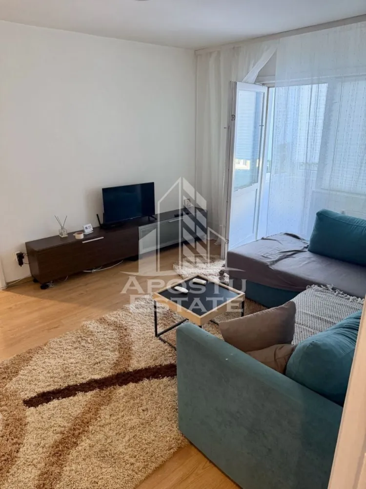Apartament 3 camere, pet-friendly, de inchiriat, Dambovita, Timisoara - Agentia imobiliara APOSTU ESTATE va propune spre inchiriere un apartament cu 3 camere ,pet-friendly, spatios si luminos, situat in zona Dambovita, o zona linistita si bine pozitionata din Timisoara, potrivit pentru cupluri,familii, sau studenti care isi doresc o locuinta unde sa se simta confortabil si cu acces facil catre scoli, statii de autobuz, supermarketuri , magazine de zona, parcuri.

Suprafata utila: 70 mp
Compartimentare eficienta:
-Hol de acces generos
-Bucatarie complet mobilata si utilata, cu loc de luat masa
-Living luminos si spatios
-Dormitore mobilate si utilate
-Baie prevazuta cu cada
-Baie de serviciu

Confort si facilitati:
-Incalzirea apartamentului: centrala proprie
-Incalzirea prin calorifere

-Apartamentul este complet mobilat si utilat
-Se accepta animale de companie de catre proprietar
-Se accepta fumatori

Localizare:
-Timis,Timisoara, zona Dambovita – acces facil spre magazine, supermarketul Lidl, scoli, parcuri si mijloace de transport in comun.

Ideal pentru:
-Familii
-Cupluri
-Studenti
-Straini

Disponibilitate: imediata
Pret chirie lunara: 420 euro ( usor negociabil)
Programeaza o vizionare pentru a-ti putea imagina viitorul aici!
ID intern: CP3124596
