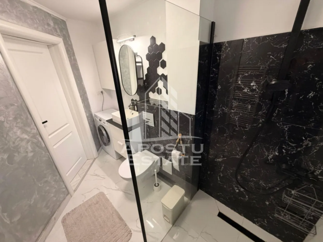 Apartament 2 camere de inchiriat, zona Aradului, Timisoara - Agentia imobiliara APOSTU ESTATE va propune spre inchiriere un apartament cu 2 camere, spatios si luminos, situat in zona Aradului , o zona linistita si bine pozitionata din Timisoara, potrivit pentru cupluri,familii, sau studenti care isi doresc o locuinta unde sa se simta confortabil si cu acces facil catre scoli, statii de autobuz, supermarketuri , magazine de zona, parcuri.

Suprafata utila: 52 mp
Compartimentare eficienta:
-Hol de acces generos
-Bucatarie complet mobilata si utilata, cu loc de luat masa
-Living luminos si spatios
-Dormitor mobilat si utilat
-Baie prevazuta cu cabina de dus

Confort si facilitati:
-Incalzirea apartamentului: centrala proprie
 -Apartamentul este complet mobilat si utilat

Localizare:
-Timis,Timisoara, zona Aradului – acces facil spre magazine, supermarketul , scoli, parcuri si mijloace de transport in comun.

Ideal pentru:
-Familii
-Cupluri
-Studenti

Disponibilitate: imediata
Pret chirie lunara: 420 euro
Programeaza o vizionare pentru a-ti putea imagina viitorul aici!
Id intern CP2724785