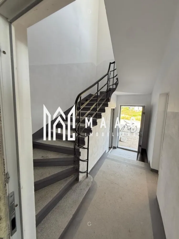 Clădire birouri/ cazare I 8 camere I 7 băi I Renovat I Mârșa