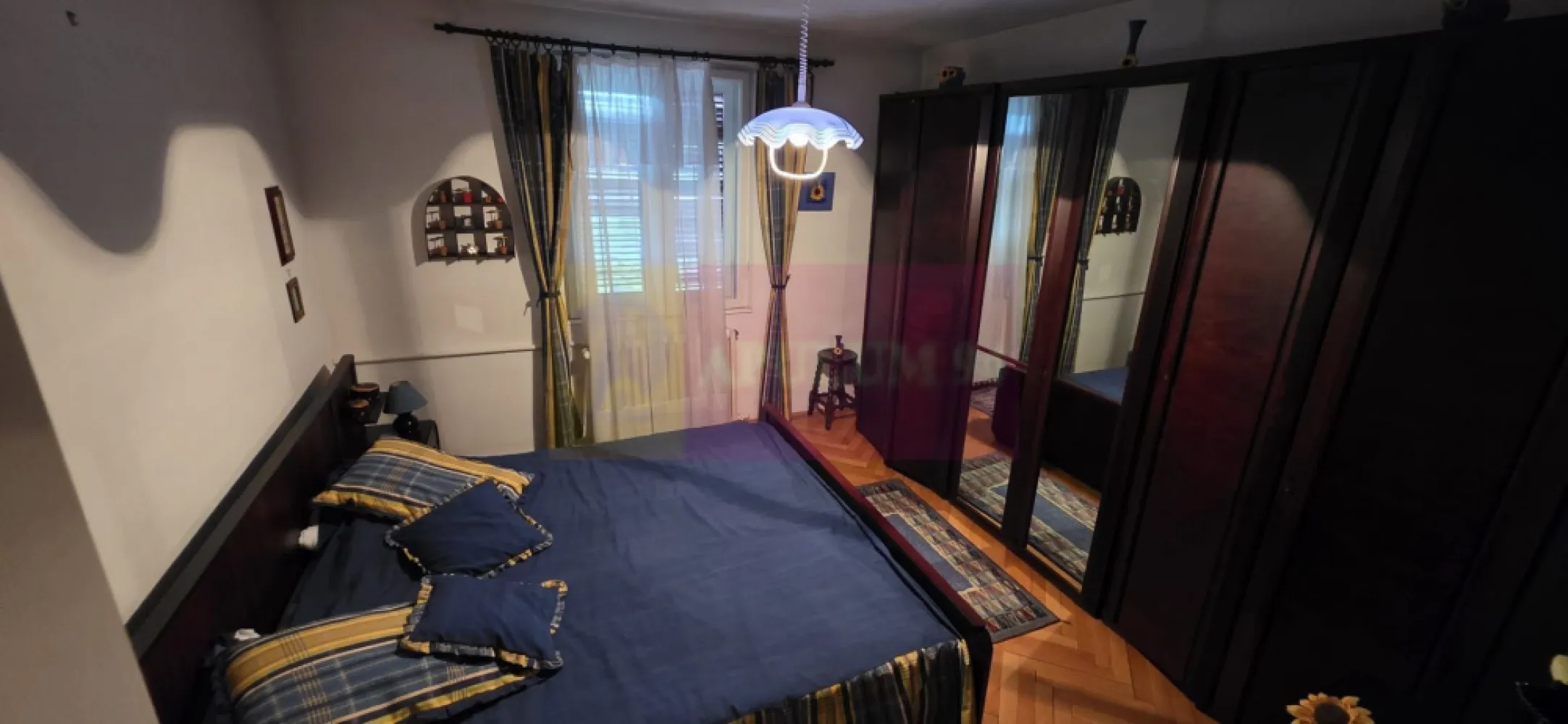 Vila de vanzare cu 6 camere si teren de 5116 mp in Cornu, Prahova