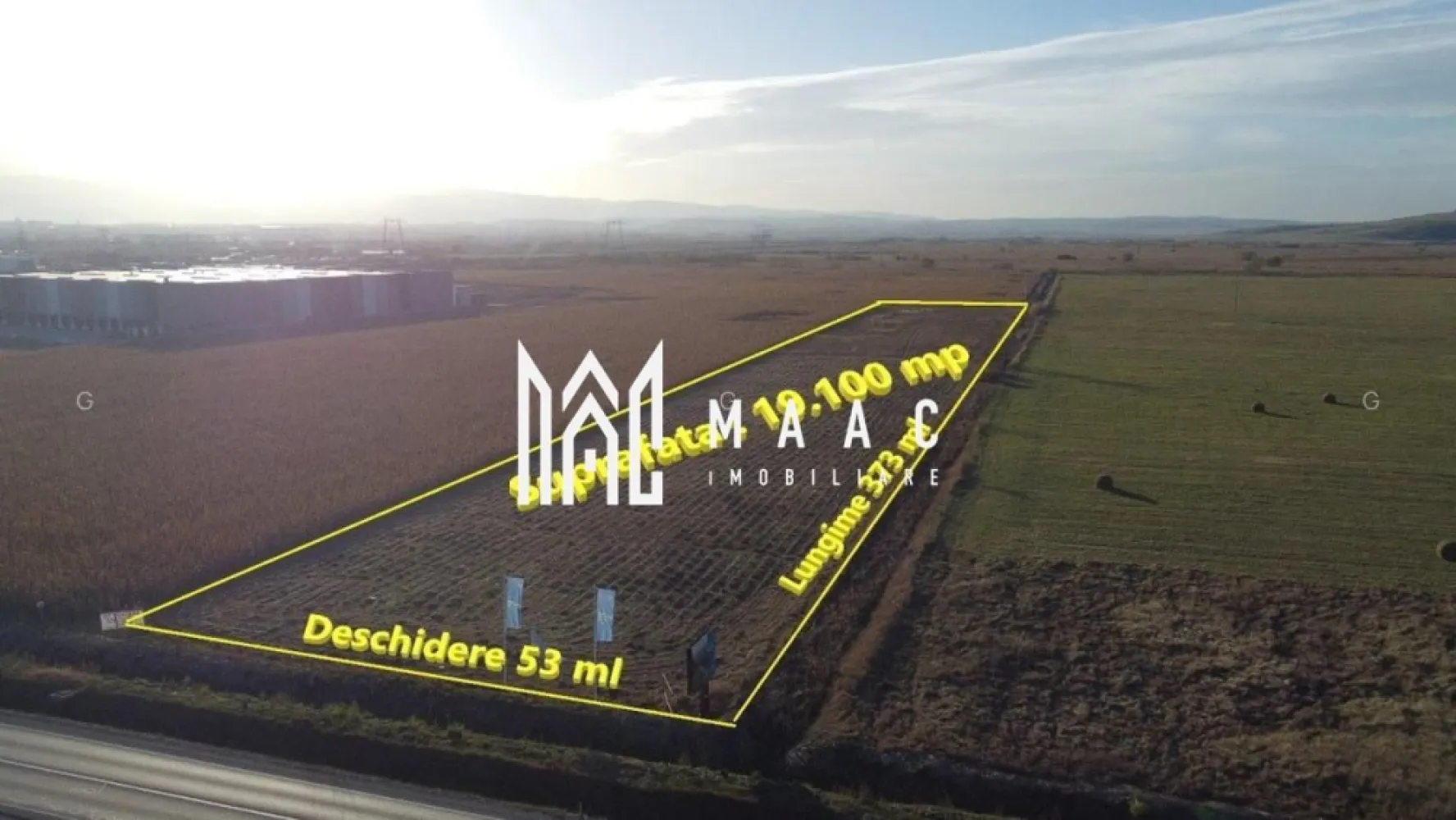 Teren industrial/ comercial I 19.100 mp I Front 53ml I DN14 - MAAC Imobiliare propune spre vânzare un teren intravilan cu potențial ridicat de dezvoltare, situat pe DN14 – drumul Sibiu–Mediaș, într-o zonă cu acces excelent la infrastructura rutieră majoră și la principalele puncte comerciale ale orașului. Caracteristici principale - Suprafață totală: 19.100 mp - Front stradal: 53 ml la DN14 - Adâncime: 374 m - Număr fronturi: 1 - Topografie: teren plan, fără construcții sau vegetație forestieră Utilități și infrastructură - Gaz: disponibil - Curent: nedisponibil în prezent - Canalizare: nedisponibilă - Drum de acces: existent - Construibil: da - Parcelabil: da - Cadastru și intabulare: efectuate - PUZ: aprobat - PUD: aprobat Amplasament și vecinătăți - În imediata apropiere a nodului rutier al centurii Sibiului - La aprox. 500 m de complexul comercial Hornbach - La doar 170 m de ieșirea de pe autostradă - În vecinătatea clădirii Elipson - Zonă cu vizibilitate excelentă și acces rapid către principalele artere rutiere Potențial de dezvoltare - Ideal pentru proiecte comerciale, industriale, logistice sau de servicii - Suprafață mare, cu posibilitate de parcelare și configurare în funcție de necesități - Poziționare strategică pentru companii ce urmăresc acces rapid la autostradă și la zona comercială a orașului Pentru detalii suplimentare și programarea unei vizionări, vă invităm să contactați MAAC Imobiliare, specificând ID CP2890850. }}