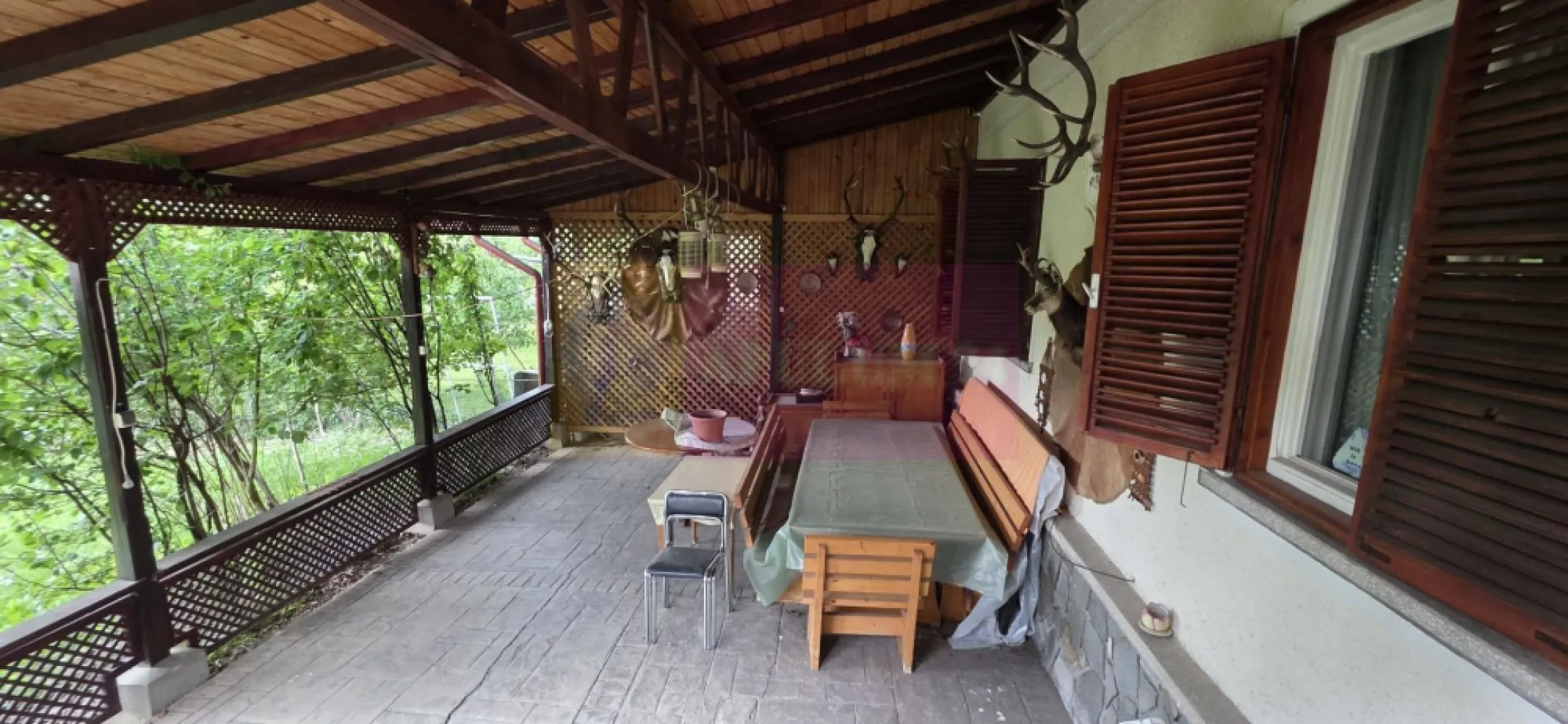 Vila de vanzare cu 6 camere si teren de 5116 mp in Cornu, Prahova