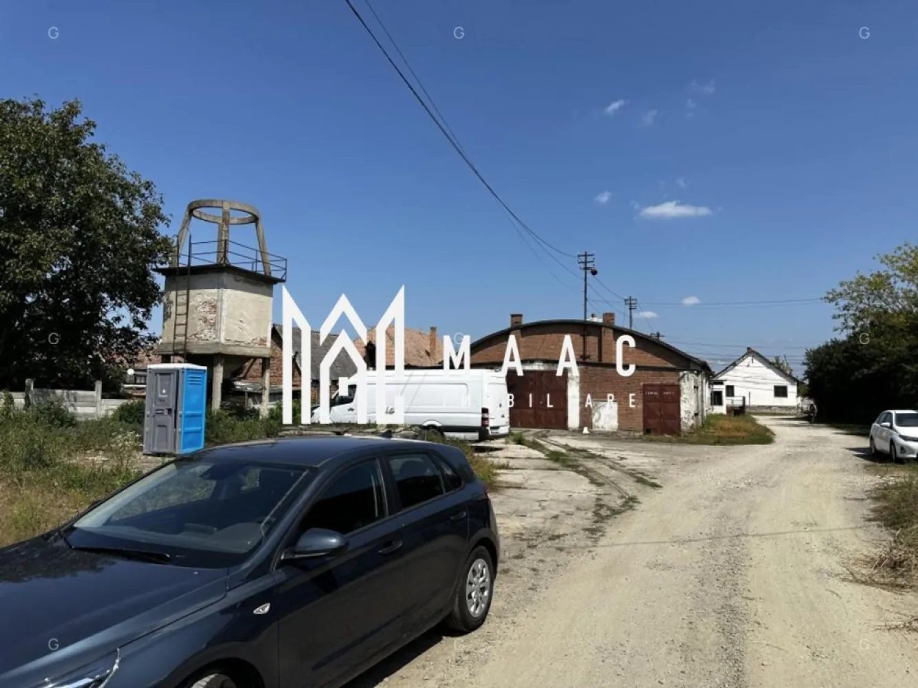 Teren 16058 mp I Urbanism locuințe locative I Tractorului - MAAC Imobiliare prezintă spre vânzare un teren generos cu construcții existente, situat pe strada Tractorului din Sibiu, într-o zonă aflată în plină dezvoltare urbană și cu acces rapid către centrul orașului. Proprietatea beneficiază de certificat de urbanism pentru construire ansamblu de locuințe colective și funcțiuni aferente, ceea ce o transformă într-o oportunitate excelentă pentru investitori. Caracteristici teren - Suprafață totală: 16.058 mp - Deschidere la două străzi: - Str. Tractorului – 31,43 m - Calea Șurii Mici – 29,95 m - Lungime teren: 512 m - Localizare: la doar 1,7 km de centrul Sibiului Construcții existente – 2.110 mp Proprietatea dispune de clădiri funcționale, racordate la utilități: - Hală producție – 445 mp - Hală producție – 448 mp - Hală producție – 749 mp - Clădire birouri – 104 mp - Magazie – 353 mp - Cabină poartă – 11 mp Avantaje și potențial investițional - Certificat de urbanism pentru ansamblu de locuințe colective - Zonă cu dezvoltări majore în curs - Vecinătate imediată cu THE LAKE HOME – proiect de 500 apartamente, aparthotel, restaurante și promenadă pe malul lacului Binder - Aproape de viitorul Spital Județean Sibiu - Acces excelent la infrastructura rutieră și la principalele zone de interes ale orașului Proprietatea este ideală pentru dezvoltări rezidențiale, mixte sau reconversii industriale cu potențial ridicat, valorificați această proprietate apelând MAAC Imobiliare,specificând ID CP2890856. }}